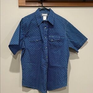 Wrangler Blue and White Casual Button Down Shirt
